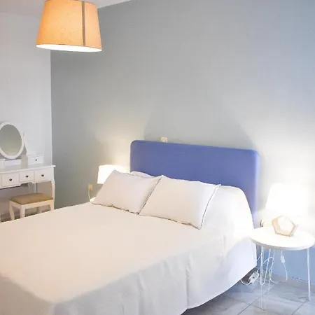 Apartment Welcoming Secure Family With Sea View, Downtown Karafotaíika